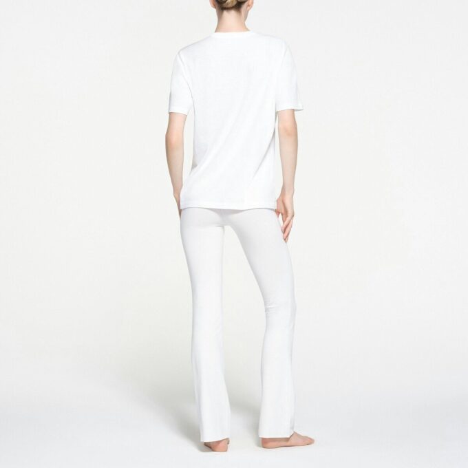 AFSLAPPEN T-SHIRT MED OVERSIZERET LANG T-SHIRT