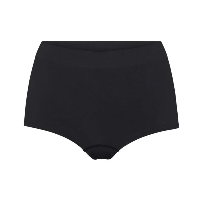 BLØDE, GLATTENDE, SØMLØSE DRENGESHORTS