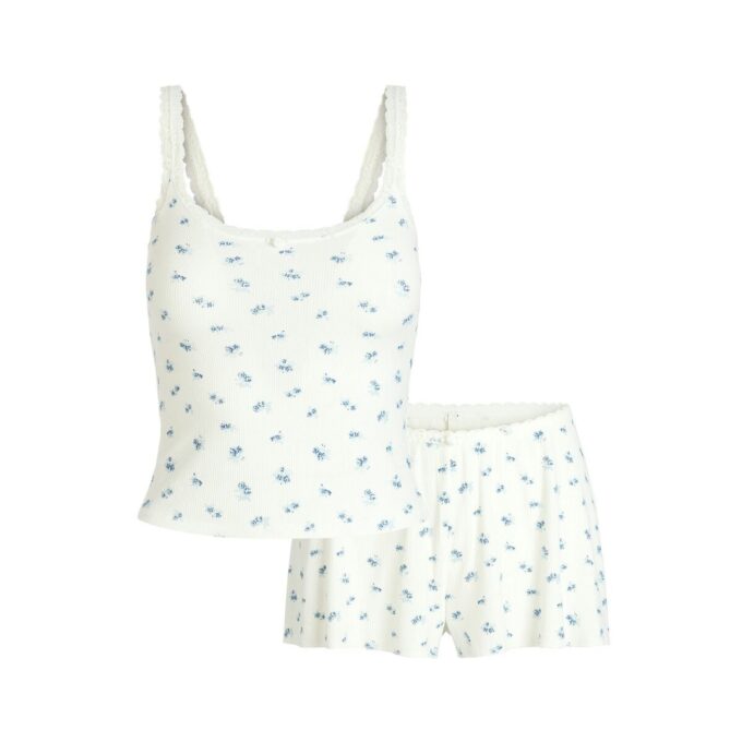 BLØDT LOUNGE-SÆT MED BLONDE-CAMI OG SHORTS