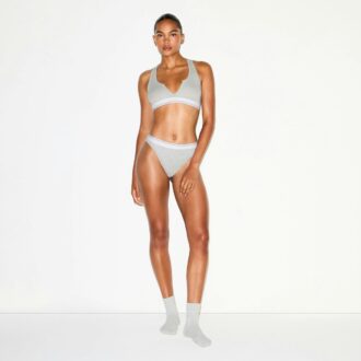 BOMULDSRIBBEDE BRALETTE MED SPLIT NECK