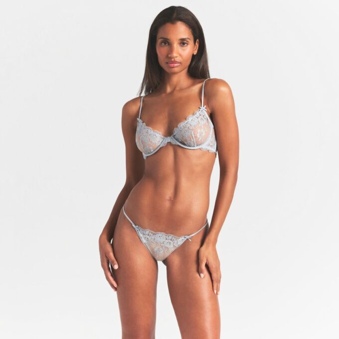 BRODERET LINGERIE FRONTLUKKET UFORERT BH