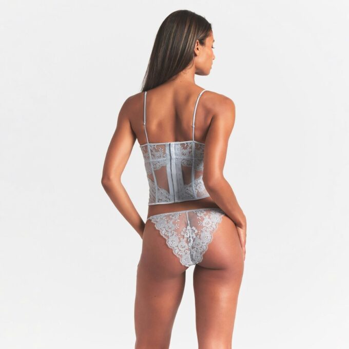 BRODERET LINGERIE UFORTET KORSET