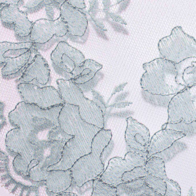 BRODERET LINGERIE FRONTLUKKET UFORERT BH