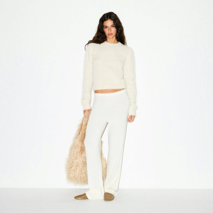 BØRSTET ALPACA-TRØJE MED CREWNECK-HALS