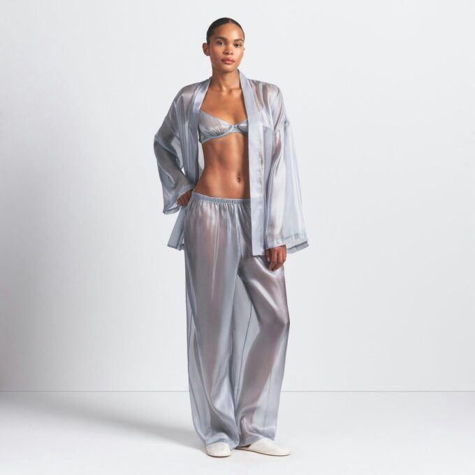 FLYDENDE ORGANZA WRAP SØVNSÆT