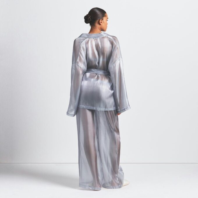 FLYDENDE ORGANZA WRAP SØVNSÆT