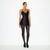 KRAFTIGT SATIN CAMI MINI KJOLE