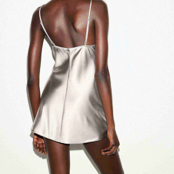 KRAFTIGT SATIN CAMI MINI KJOLE