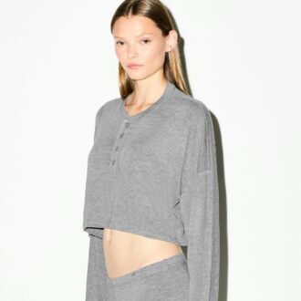 LET MODAL CROPPED HENLEY