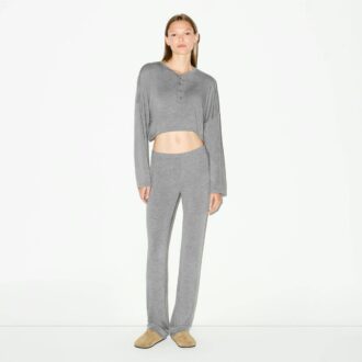 LET MODAL CROPPED HENLEY