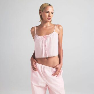 Natbluse i bomuldspoplin