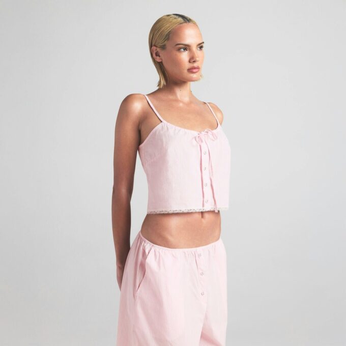 Natbluse i bomuldspoplin