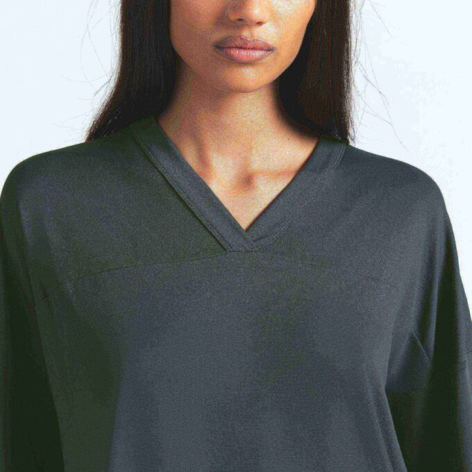 NikeSKIMS LUFTIG V-HALS OVERSIZED TOP