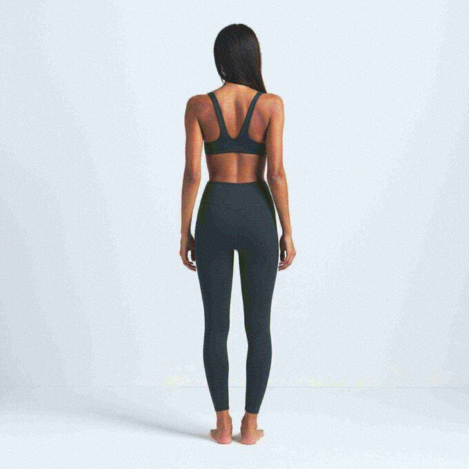 NikeSKIMS MATTE 26″ LEGGINGS