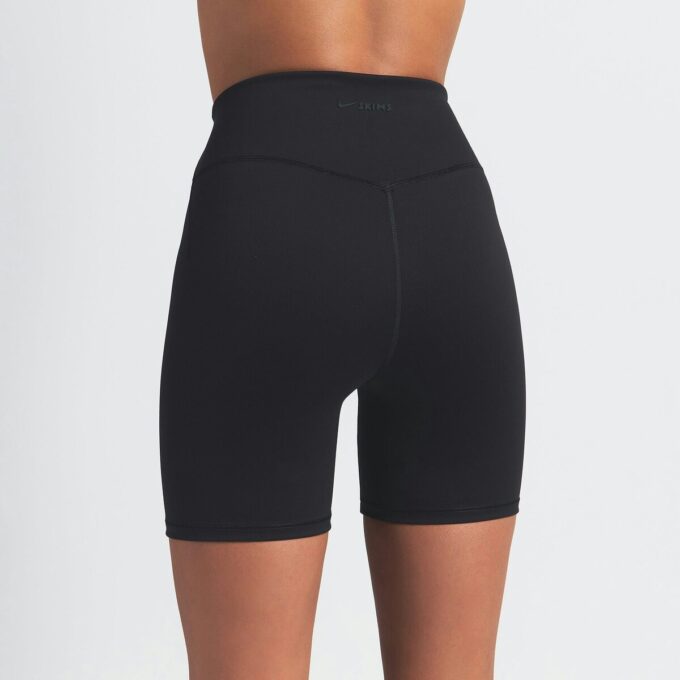 NikeSKIMS MATTE 5″ BIKERSHORTS