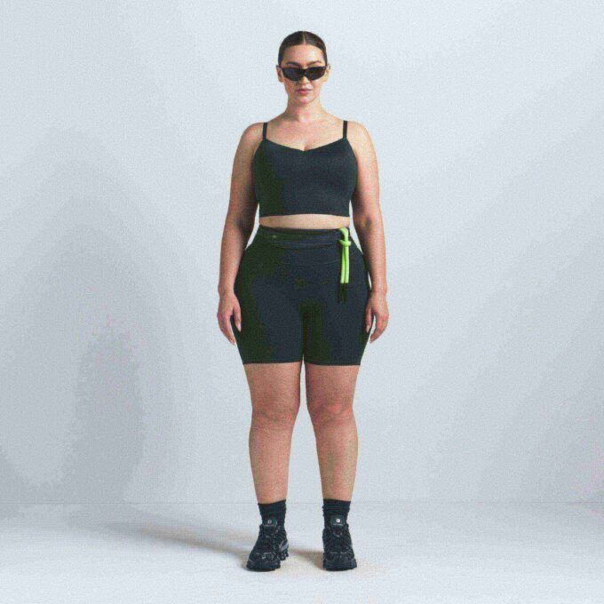 NikeSKIMS MATTE 5″ BIKERSHORTS