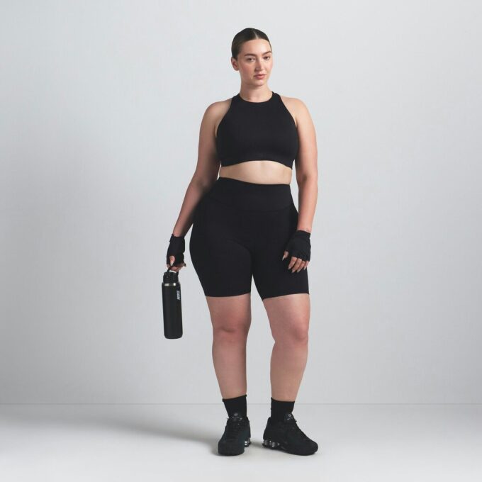NikeSKIMS MATTE 7″ BIKERSHORTS