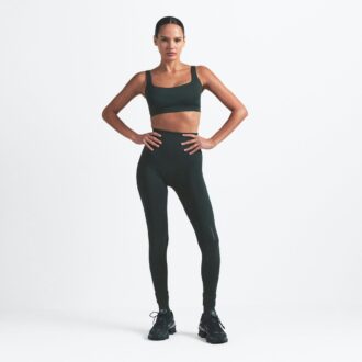 NikeSKIMS MATTE BH MED SKØR HALS