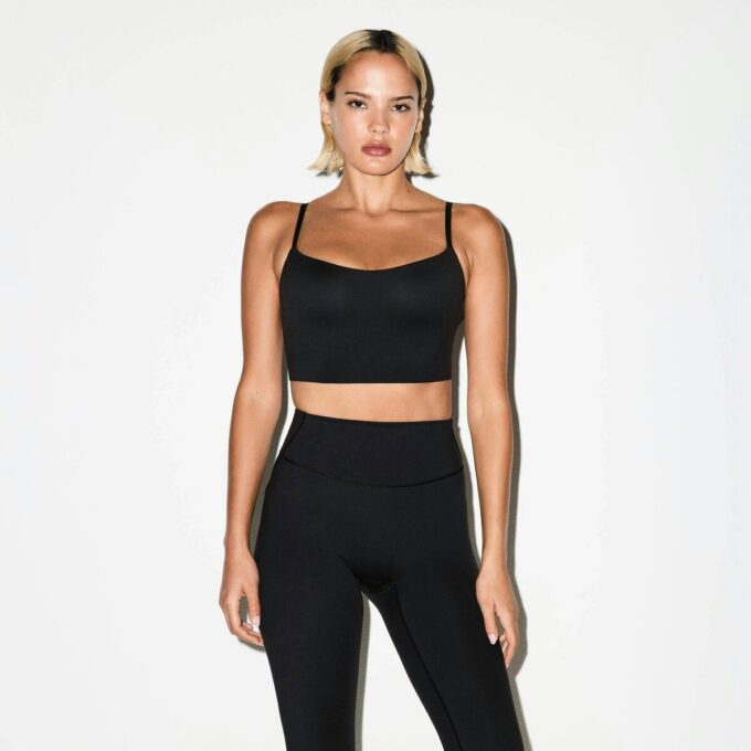 NikeSKIMS MATTE CROP 17″ LEGGINGS