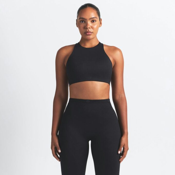 NikeSKIMS MATTE HØJHALS-BH