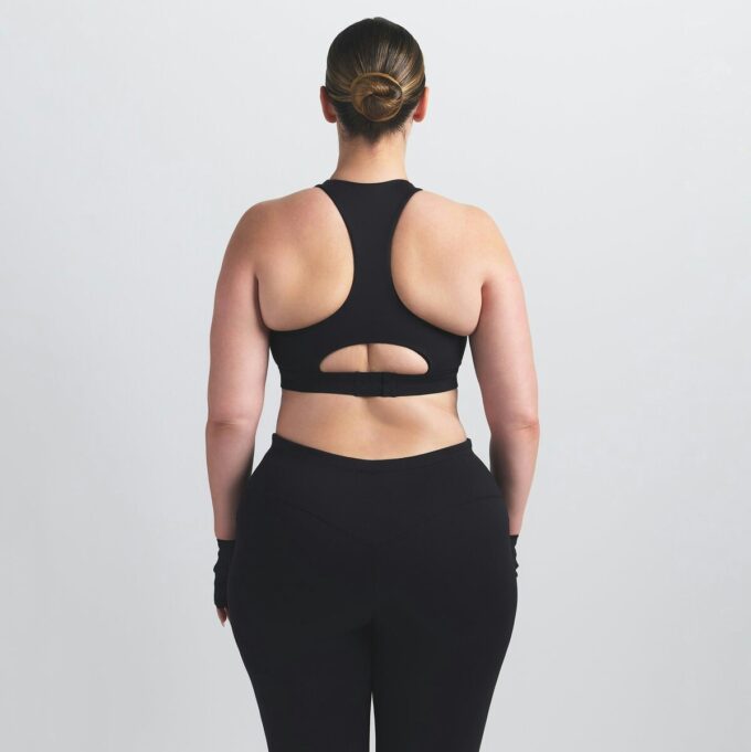 NikeSKIMS MATTE HØJHALS-BH