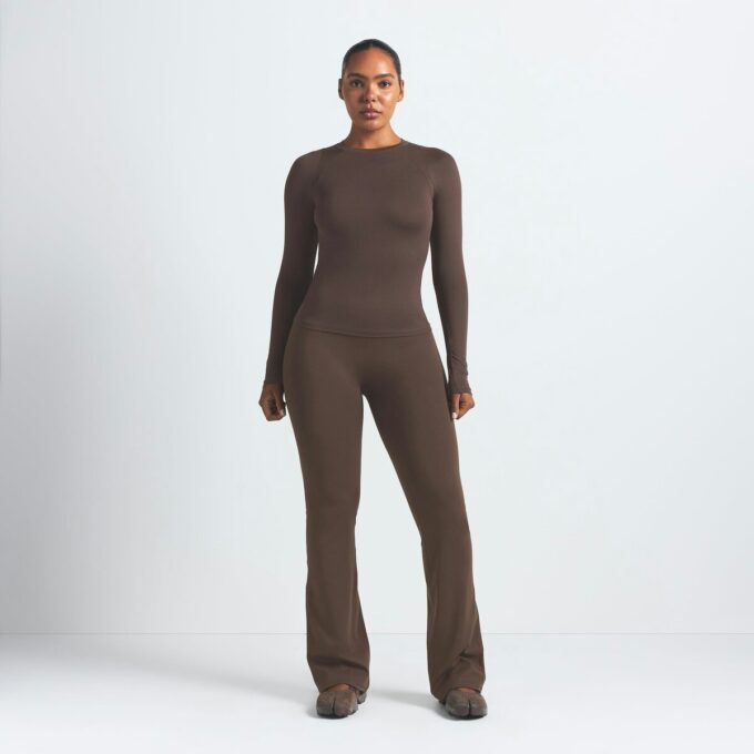 NikeSKIMS MATTE SLIM FLARE LEGGINGS