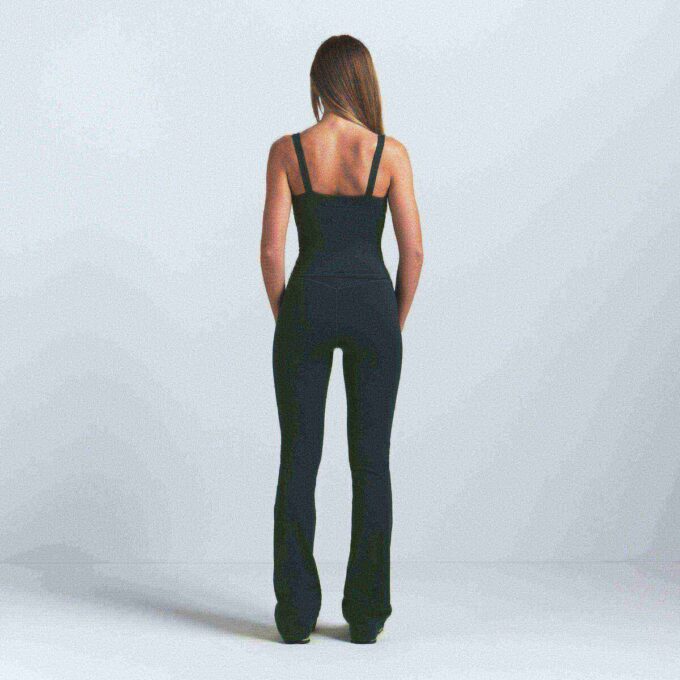 NikeSKIMS MATTE SLIM FLARE LEGGINGS