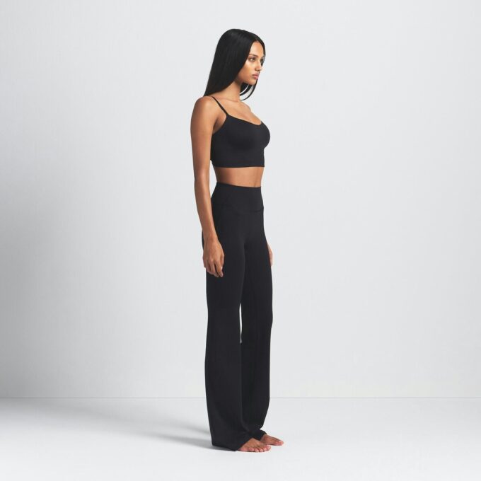 NikeSKIMS MATTE SLIM FLARE LEGGINGS