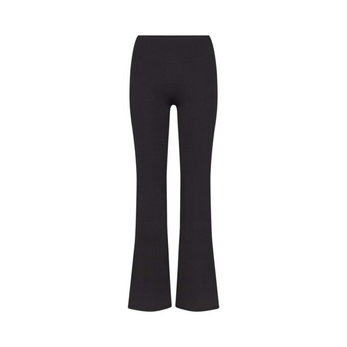 NikeSKIMS MATTE SLIM FLARE LEGGINGS
