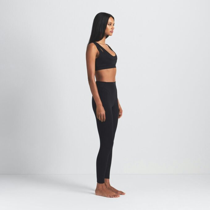 NikeSKIMS MATTE V-LINE 26″ LEGGINGS