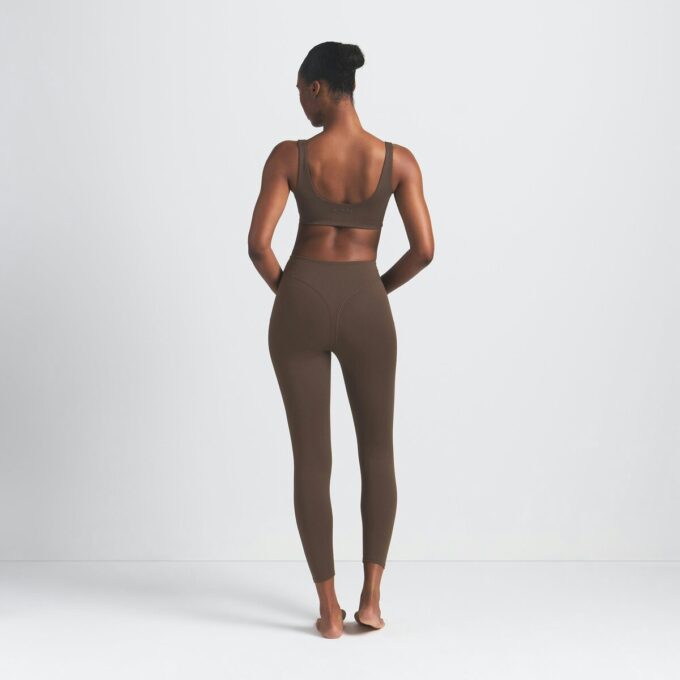 NikeSKIMS MATTE V-LINE 26″ LEGGINGS