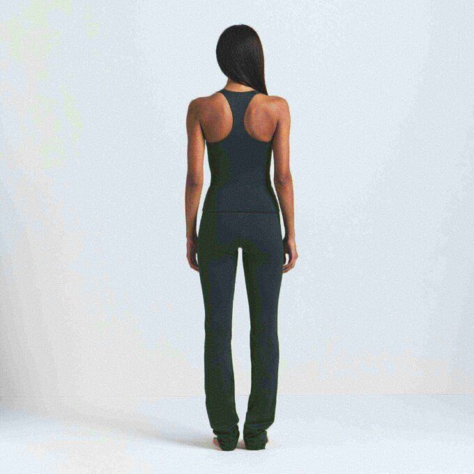 NikeSKIMS MATTE V-LINE 39″ LIGE LEGGINGS