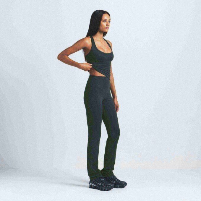 NikeSKIMS MATTE V-LINE 39″ LIGE LEGGINGS