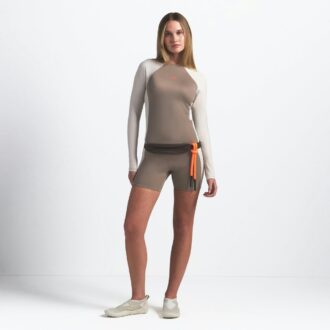 NikeSKIMS SHINE LANGE ÆRMER MED CREW HALS