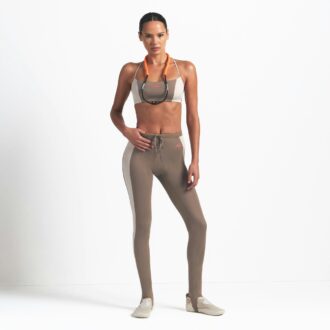 NikeSKIMS SHINE TREKKESNØRE-STIGBØJLEGGINGS 26″