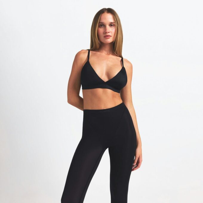 NikeSKIMS VÆGTFRISSE LAG V-LINE 26″ LEGGINGS