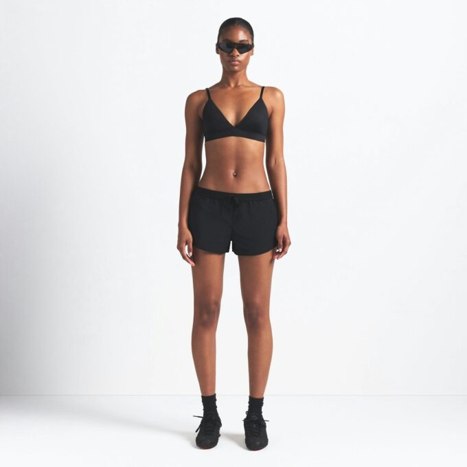 NikeSKIMS VÆVET NYLON 2,5″ LØBERSHORTS