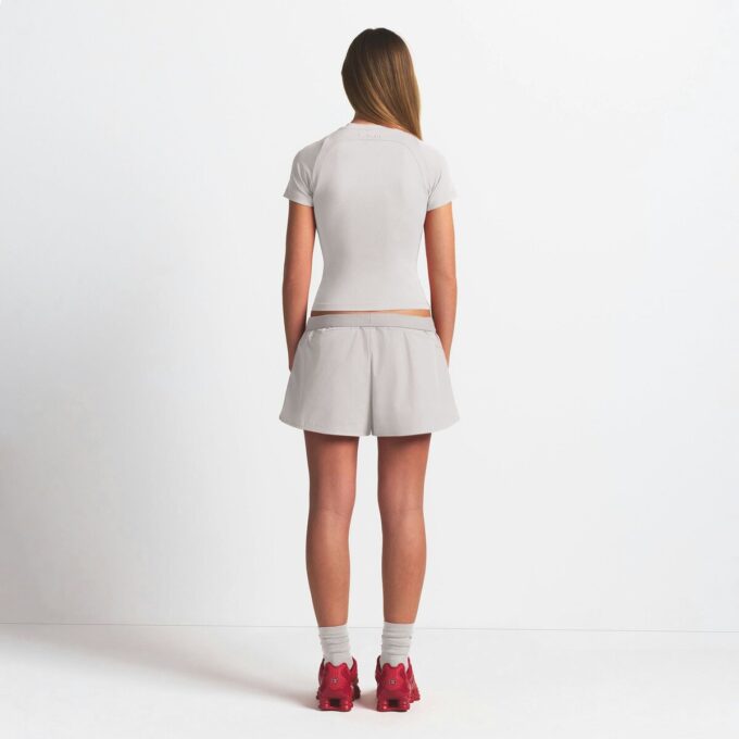NikeSKIMS VÆVET NYLON 2,5″ LØBERSHORTS