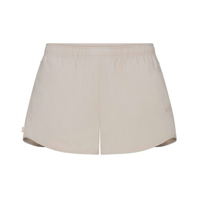 NikeSKIMS VÆVET NYLON 2,5″ LØBERSHORTS