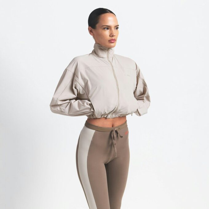NikeSKIMS VÆVET NYLON CROP JAKKE