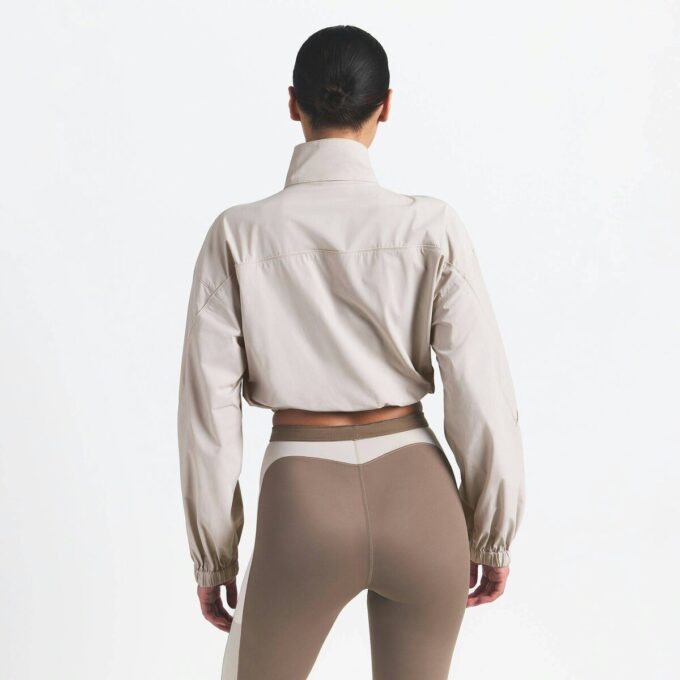 NikeSKIMS VÆVET NYLON CROP JAKKE