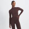 NikeSKIMS VINTAGE SØMLØS CROP TOP MED HØJ HALS