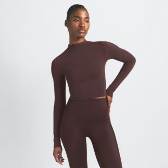 NikeSKIMS VINTAGE SØMLØS CROP TOP MED HØJ HALS