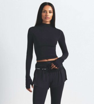 NikeSKIMS VINTAGE SØMLØS CROP TOP MED HØJ HALS