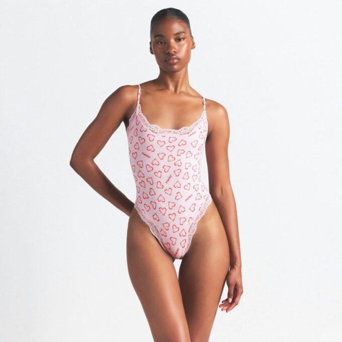 PASSER TIL ALLE BLONDET CAMI-BODYSUIT