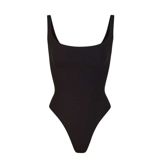 PASSER TIL ALLE FIRKANTET HALS-BODYSUIT