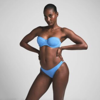SIGNATURE STRØPLØS BIKINI TOP MED BØGLE