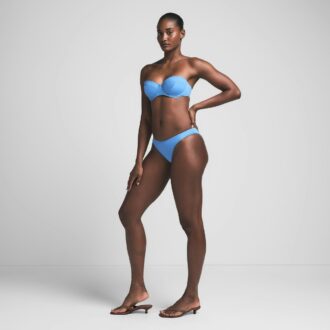 SIGNATURE STRØPLØS BIKINI TOP MED BØGLE
