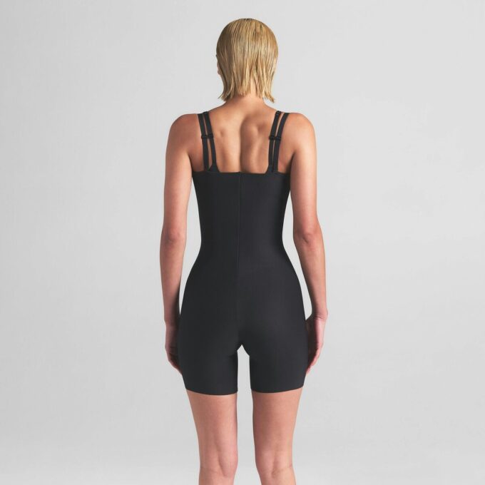 SKIMS BODY CORE SCULPT ÅBEN BRYST MIDTLÅR-BODYSUIT