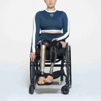 SKIMS TIL TEAM USA SIGNATURE SVØMNING PARALYMPISK LANGERMET CROPPET T-SHIRT